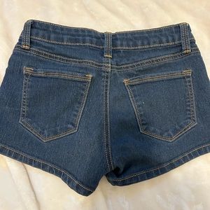 Nice jean shorts for summer!